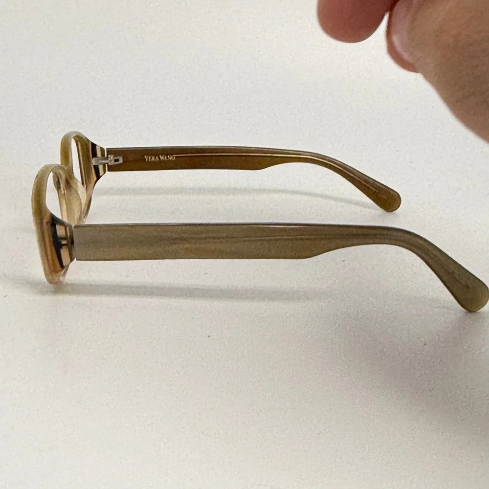 Vera Wang measurements eye